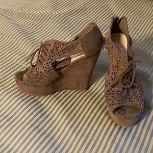 Mark & Maddux laced cut out wedges. Brown color 5” heel